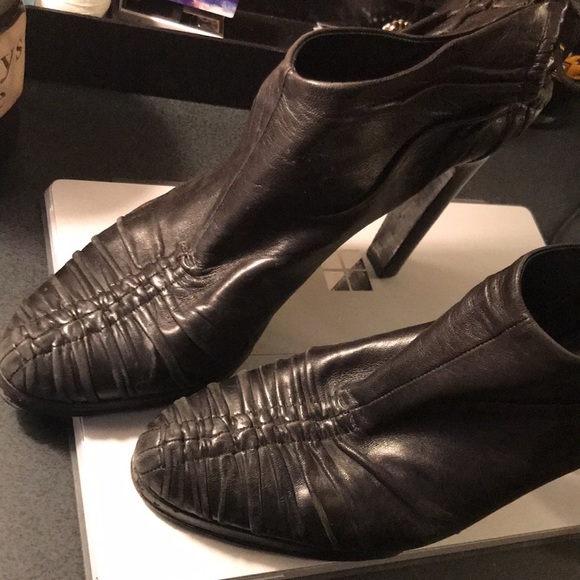 Vintage GUCCI Lambskin Sexy Back Tie Ruched Heels - Picture 6 of 11